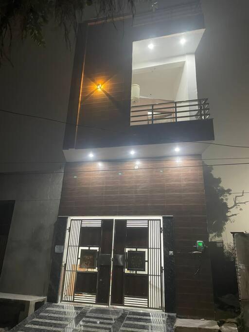 Rukmani Villas Group Of Rukmani Home Stay マトゥラー エクステリア 写真